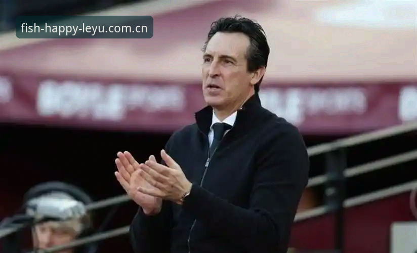 阿斯顿维拉3-0完胜弗赖堡，30年冠军荒终结！埃梅里第五次捧起欧联杯最新动态